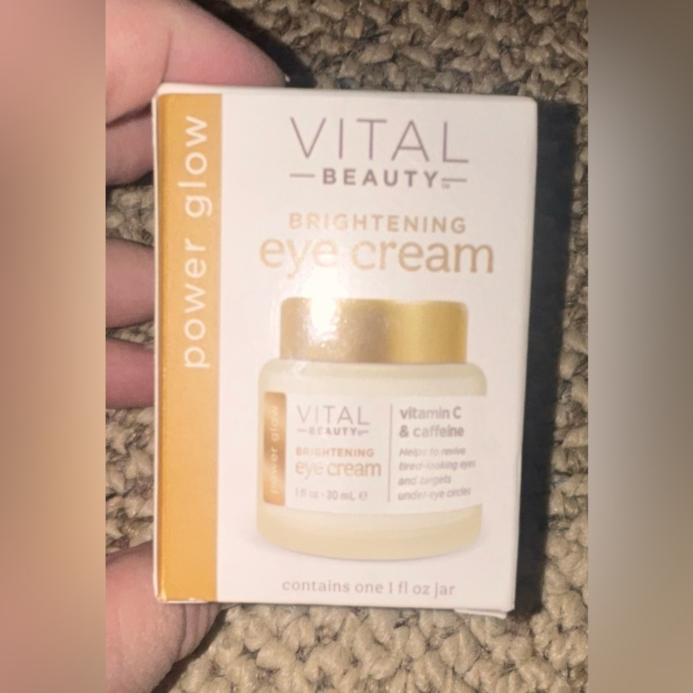 Vital Beauty Brightening Eye Cream - New